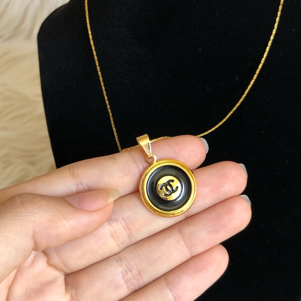Chanel Necklace - Picture 6 of 11
